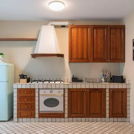 R Gelsomino House شقة تْشيرنوبيو