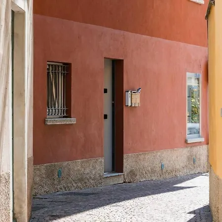 R Gelsomino House شقة